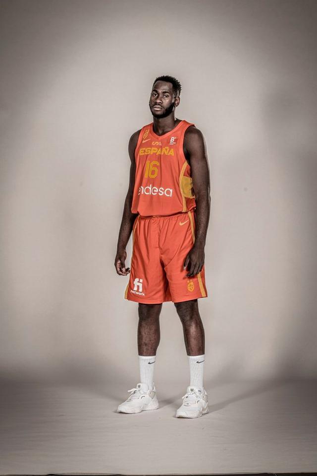 乐动·LDSports(中国)体育官网-包含集结日皇家马德里备战NBA季后赛圣安东尼奥马刺围绕NBA常规赛门线救险，风云突变武汉三镇关键时刻战术微调瞬间刷屏的词条